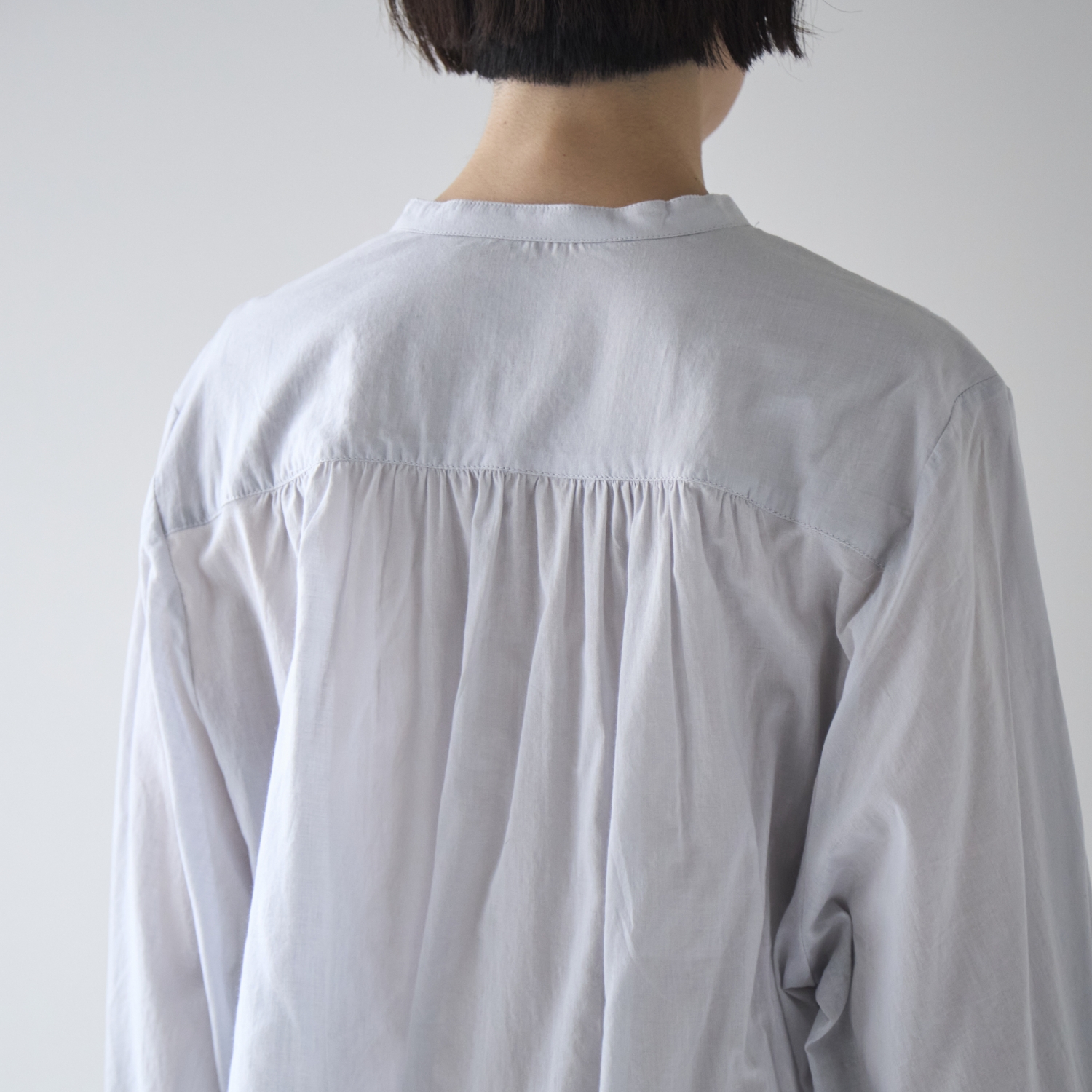 Kilka×kapuwa/風が通るなめらかモスリンブラウス